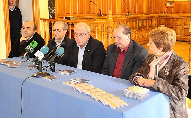 Cáritas recibe para su venta las 600 copias del disco de música festera - 1, Foto 1