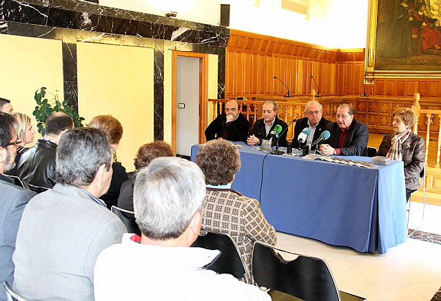 Cáritas recibe para su venta las 600 copias del disco de música festera - 2, Foto 2