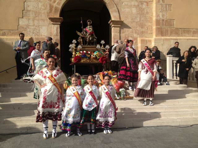 Ofrenda floral, bailes tradicionales y paella gigante, celebran el bando huertano blanqueño en honor a san Roque - 1, Foto 1