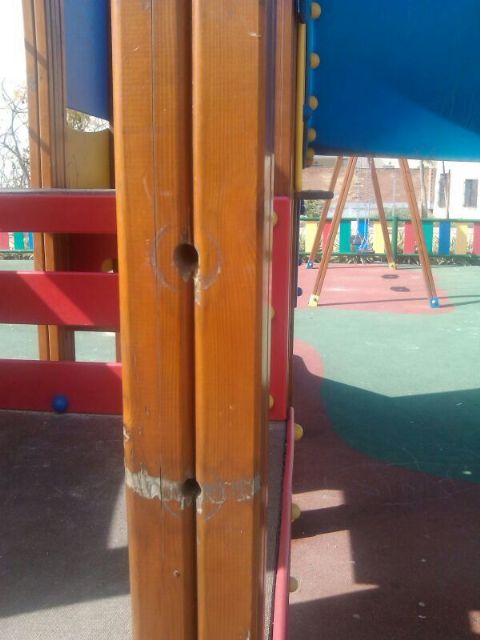 Los socialistas denuncian el mal estado y abandono de las zonas de juegos infantiles en Casillas - 3, Foto 3
