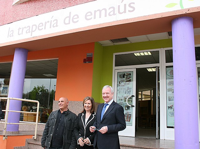 Valcárcel reconoce la importante labor de ´Traperos de Emaús´ para la inserción social y laboral de personas en riesgo de exclusión - 1, Foto 1