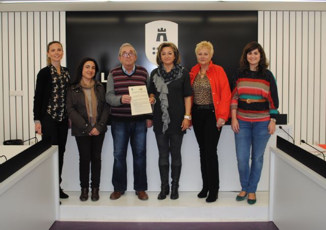 El Ayuntamiento torreño y el Proyecto Abraham continuarán colaborando en la recogida selectiva de ropa, calzado y juguetes - 4, Foto 4