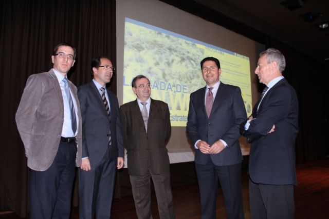 La riada de San Wenceslao demuestra la importancia de las presas en la defensa contra grandes inundaciones - 1, Foto 1