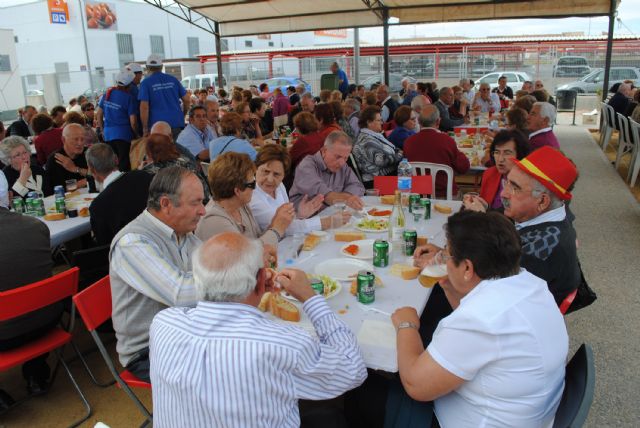 La Semana Cultural de Primavera de los mayores torreños arranca con una gran comida de convivencia - 2, Foto 2