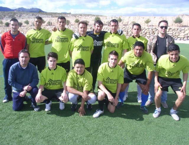 El equipo Recline se proclama campeón de Segunda División en la ultima jornada de la liga de futbol aficionado Juega Limpio, Foto 1