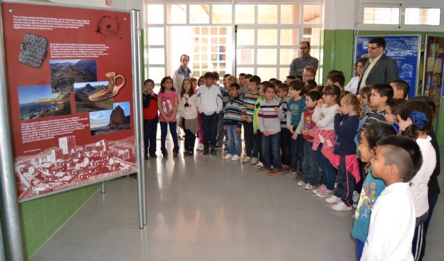 La exposición del Bicentenario del Ayuntamiento de Águilas recorre los colegios - 2, Foto 2