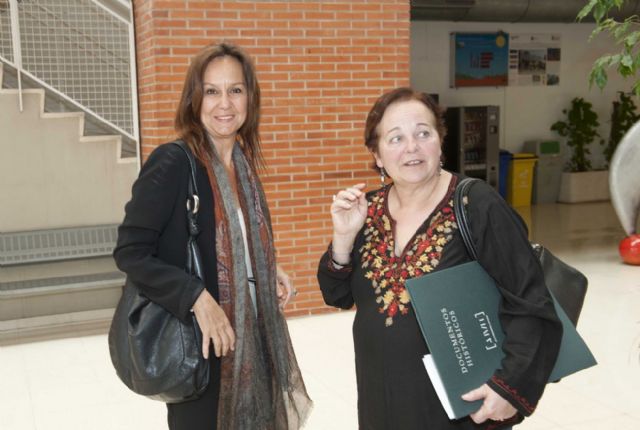 Misión Olvido, de María Dueñas, congregó a más de un centenar de cartageneros - 1, Foto 1