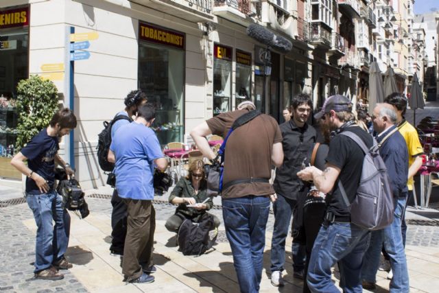 Lo sabe, no lo sabe, se pasea por la ciudad - 3, Foto 3