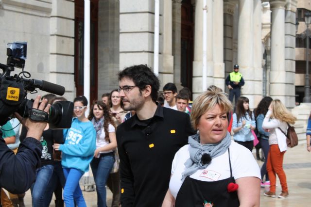 Lo sabe, no lo sabe, se pasea por la ciudad - 5, Foto 5