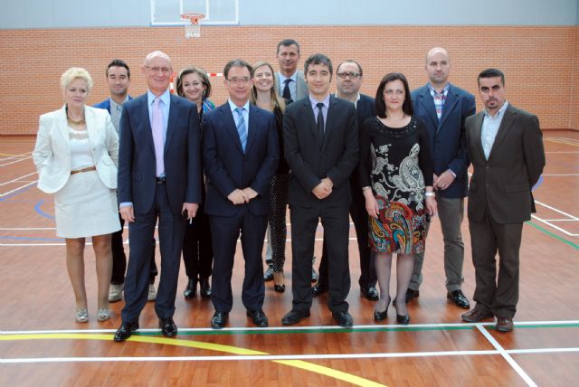 Bascuñana y Pedro Alberto Cruz inauguran el nuevo pabellón deportivo del IES Salvador Sandoval torreño - 1, Foto 1