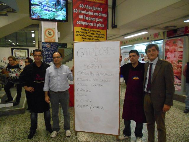 Los vendedores de Saavedra y Fajardo premian la fidelidad de sus clientes - 2, Foto 2