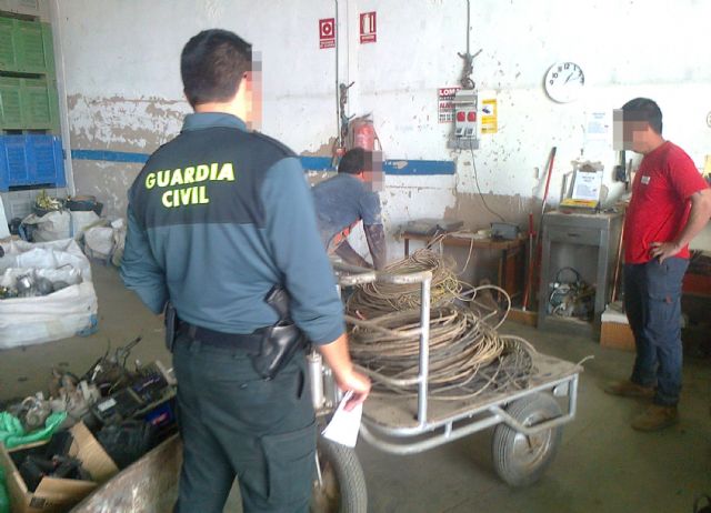La Guardia Civil detiene a seis personas por sustracciones de cable de cobre - 2, Foto 2