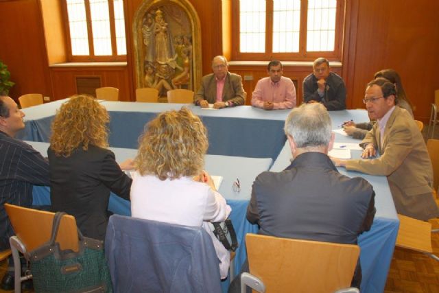 Cámara: La legítima aspiración de la ciudad de Murcia es que las vías del tren desaparezcan - 1, Foto 1