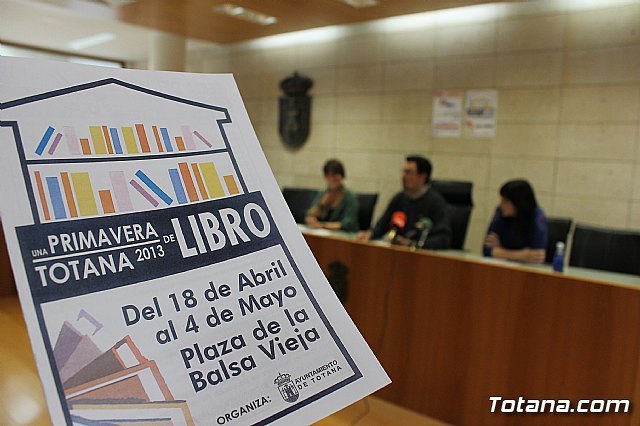 The book fair will be held from Totana April 18 to May 4 at the square of the old raft with an extensive program of activities, Foto 1