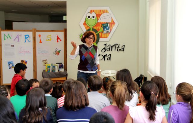 La escritora murciana Marisa López protagoniza  un encuentro literario en Puerto Lumbreras - 2, Foto 2