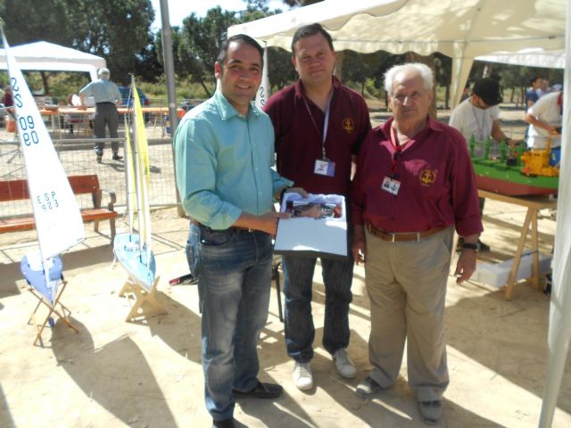 Una exhibición de barcos teledirigidos muestra la rehabilitación del estanque en el jardín del lago de Ronda Sur - 2, Foto 2