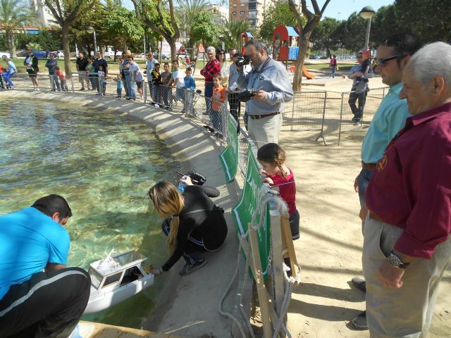 Una exhibición de barcos teledirigidos muestra la rehabilitación del estanque en el jardín del lago de Ronda Sur - 3, Foto 3