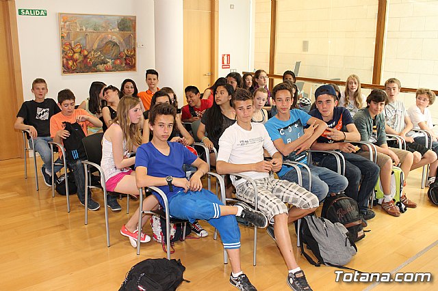 Recepcin institucional a los alumnos del IES 