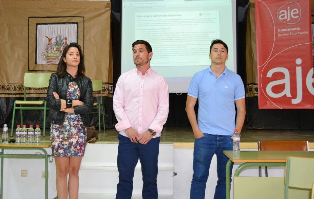 El Ayuntamiento de Águilas y AJE Guadalentín organizan charlas de motivación empresarial para estudiantes de bachillerato - 2, Foto 2