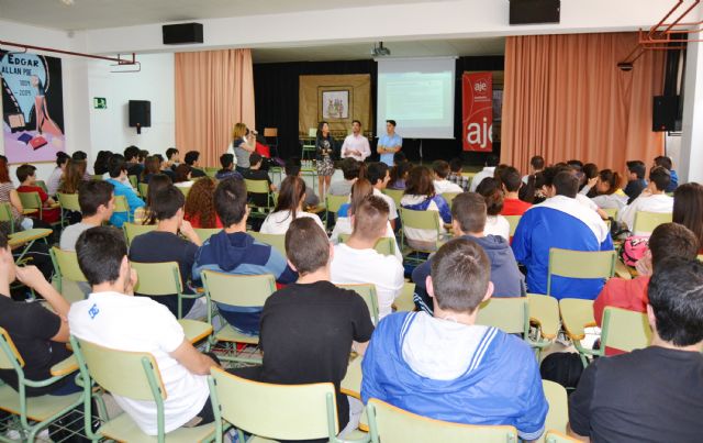 El Ayuntamiento de Águilas y AJE Guadalentín organizan charlas de motivación empresarial para estudiantes de bachillerato - 3, Foto 3