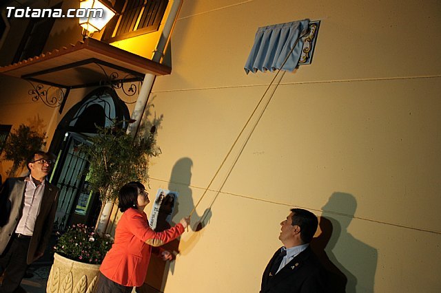 El ayuntamiento homenajea a la hermandad de La Cleofé y coronación de espinas con una placa conmemorativa de su 175 aniversario - 1, Foto 1