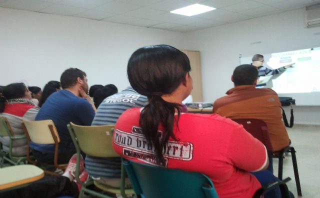 Colegios, asociaciones y colectivos se ponen al día con INFORM-ADLE - 1, Foto 1