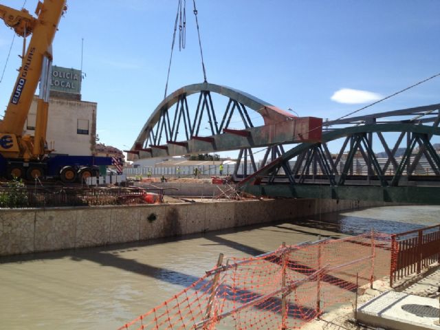 Adif inicia el montaje de la estructura metálica del viaducto sobre el río Segura en Orihuela (Alicante) - 2, Foto 2