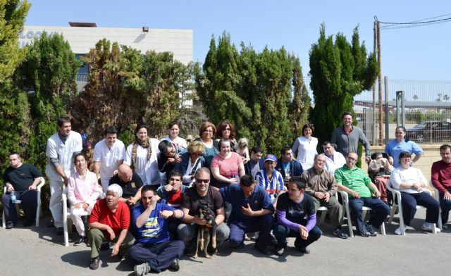 Los alumnos del Centro Ocupacional Urci participan en un taller de terapia asistida con perros - 3, Foto 3
