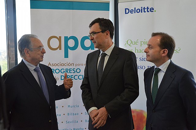 El consejero de Empresa defiende la internacionalización, el emprendimiento y el cambio de estructura productiva - 1, Foto 1