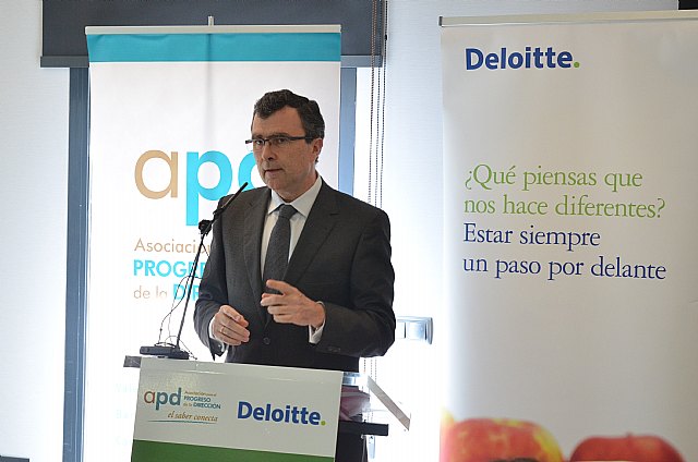 El consejero de Empresa defiende la internacionalización, el emprendimiento y el cambio de estructura productiva - 2, Foto 2