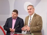 El PSOE exige a Valcrcel que 'ponga toda la carne en el asador' para que los murcianos no tengamos que pagar el aeropuerto