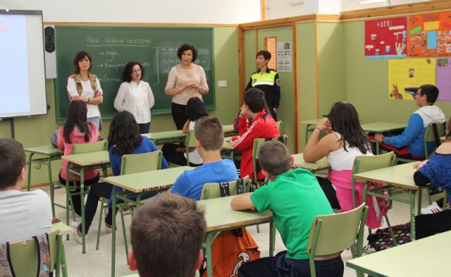 Más de 400 alumnos lumbrerenses participan en la décima 'Campaña de Absentismo Escolar' - 1, Foto 1