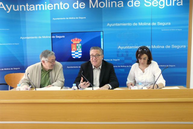 El Ayuntamiento y la Federación de Asociaciones de Vecinos Interbarrios firman un convenio de colaboración para el desarrollo de actividades de participación vecinal - 1, Foto 1