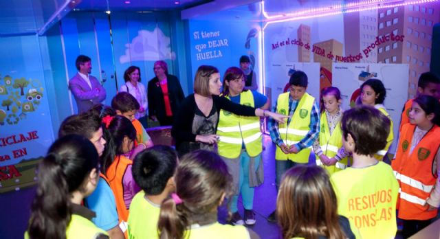 Aprendizaje y diversión en la Escuela de Reciclaje - 1, Foto 1