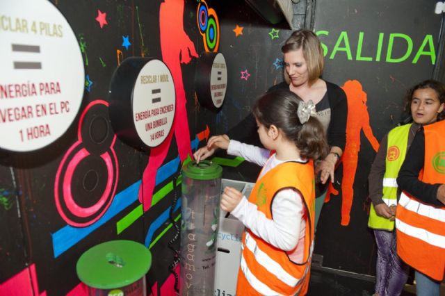 Aprendizaje y diversión en la Escuela de Reciclaje - 2, Foto 2