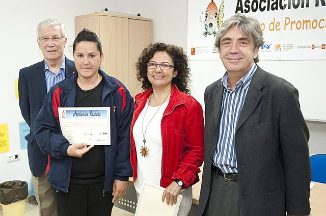 15 personas en riesgo de exclusión realizan el ´Taller de Habilidades Socio-Laborales´ de la Asociación Rascasa de Cartagena - 1, Foto 1