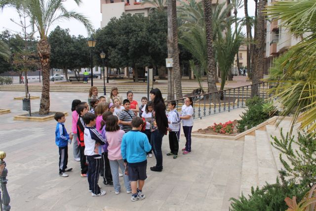 Niños del C.P. Ricardo Codorniu ocupan los lugares de concejales y alcalde y simulan un pleno, Foto 3