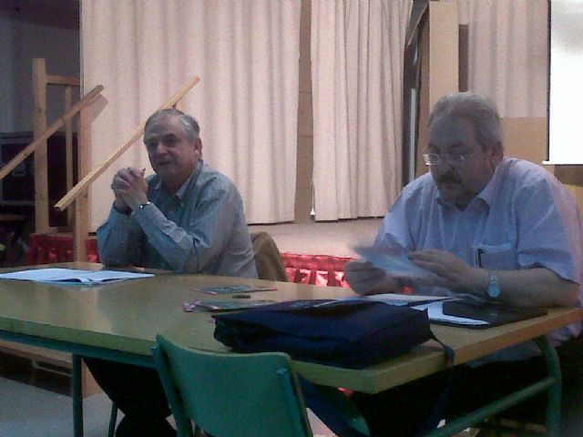 El AMPA del Juan de la Cierva organizó una charla informativa - 1, Foto 1