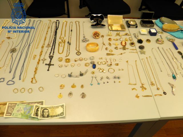 Detenidas dos mujeres, trabajadoras de una empresa de ayuda en domicilio, por desvalijar a los ancianos que asistían - 2, Foto 2