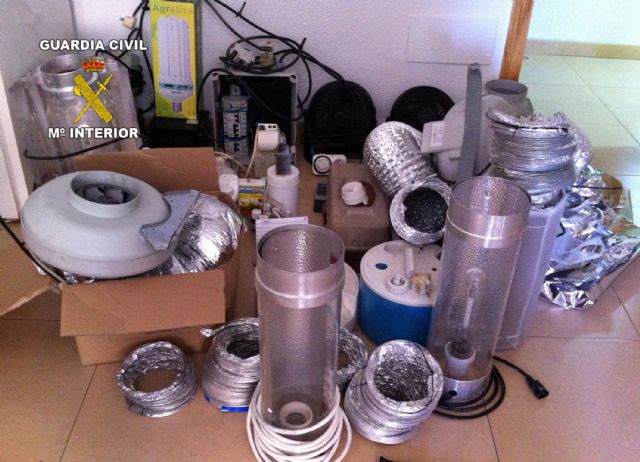 La Guardia Civil desmantela tres puntos de producción y distribución de marihuana en la Región - 2, Foto 2
