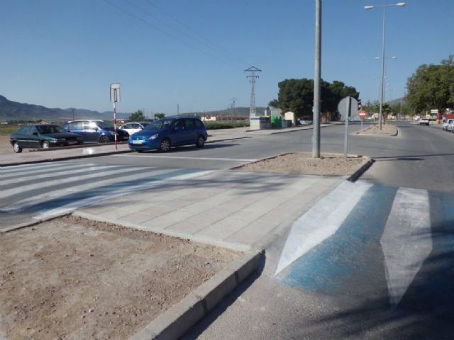 La Concejalía de Servicios, en colaboración con la de Tráfico, continúa el repintado en calles y avenidas de la localidad - 5, Foto 5