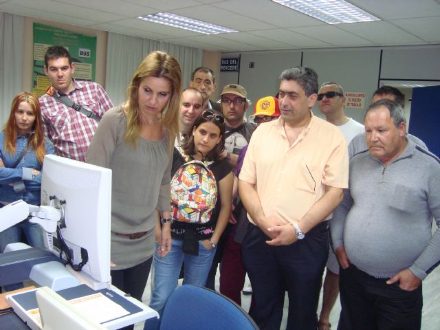 Los usuarios del Servicio de Apoyo Psicosocial visitan la Delegación Territorial de la ONCE para conocer los recursos de esta organización - 3, Foto 3