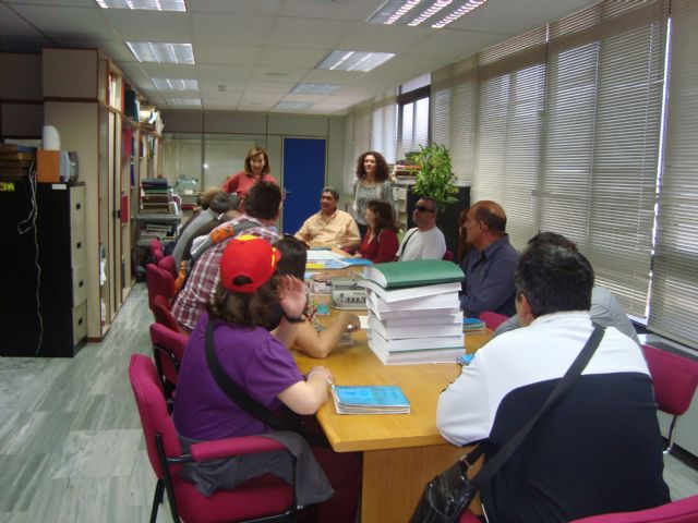 Los usuarios del Servicio de Apoyo Psicosocial visitan la Delegación Territorial de la ONCE para conocer los recursos de esta organización, Foto 4
