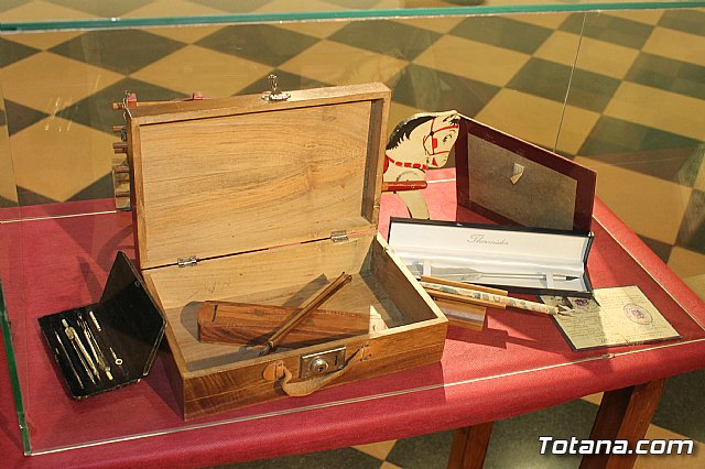 La alcaldesa anuncia que el ayuntamiento realizar una mencin honorfica a los colegios pblicos 