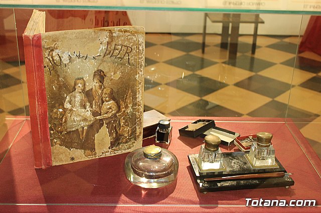 La alcaldesa anuncia que el ayuntamiento realizar una mencin honorfica a los colegios pblicos 