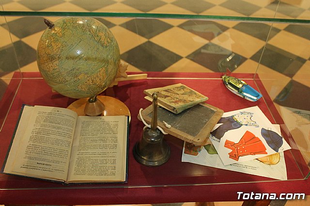 La alcaldesa anuncia que el ayuntamiento realizar una mencin honorfica a los colegios pblicos 