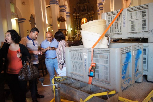 Polica Local y Proteccin Civil intervienen en el dispositivo del suceso provocado por el vehculo que se empotr en la Iglesia de Santiago - 6