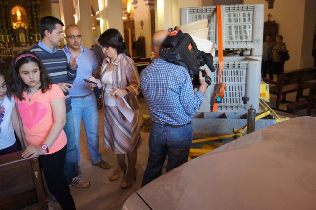 Polica Local y Proteccin Civil intervienen en el dispositivo del suceso provocado por el vehculo que se empotr en la Iglesia de Santiago - 7