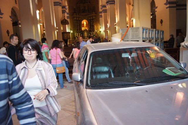 Polica Local y Proteccin Civil intervienen en el dispositivo del suceso provocado por el vehculo que se empotr en la Iglesia de Santiago - 9