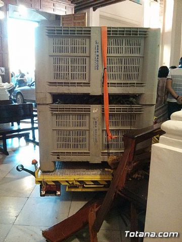 Polica Local y Proteccin Civil intervienen en el dispositivo del suceso provocado por el vehculo que se empotr en la Iglesia de Santiago - 28